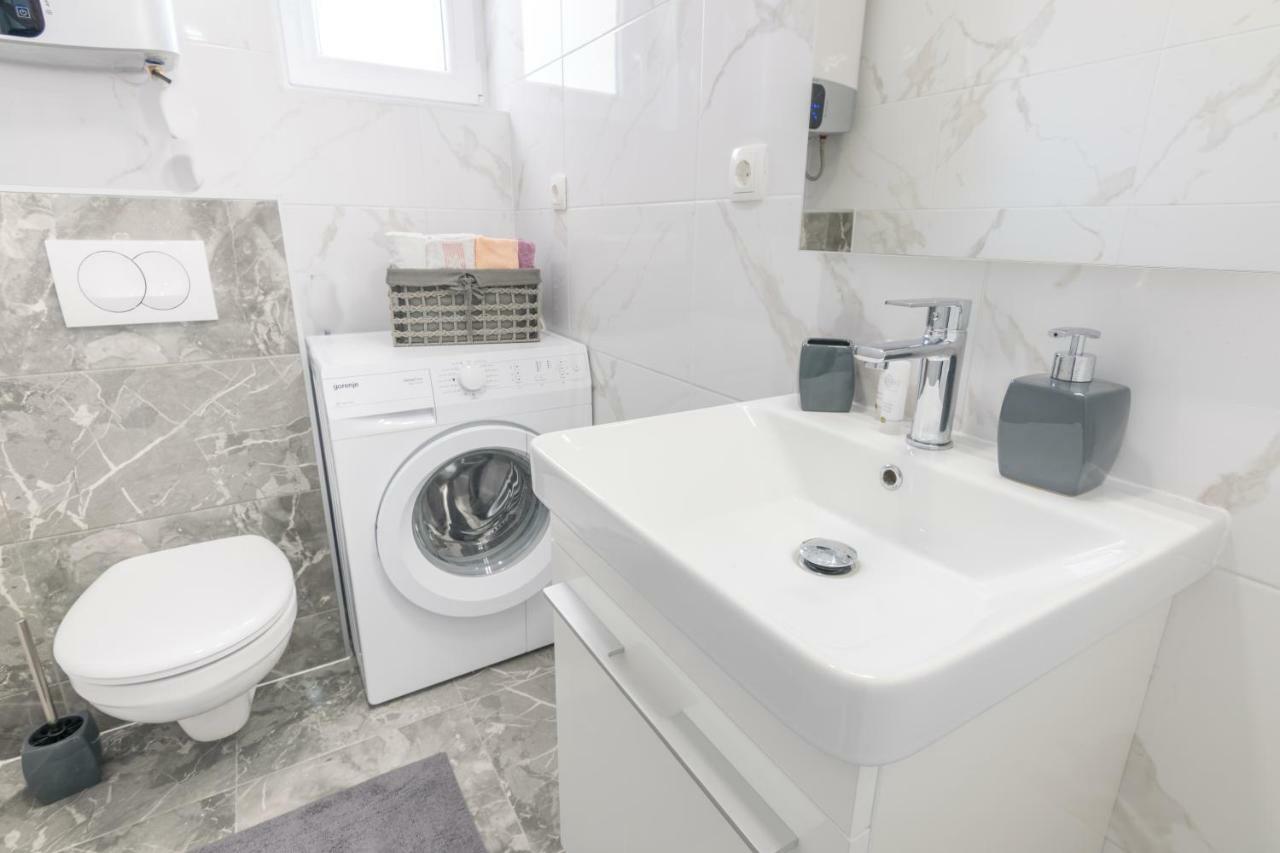 Apartmani Zora Makarska Zewnętrze zdjęcie