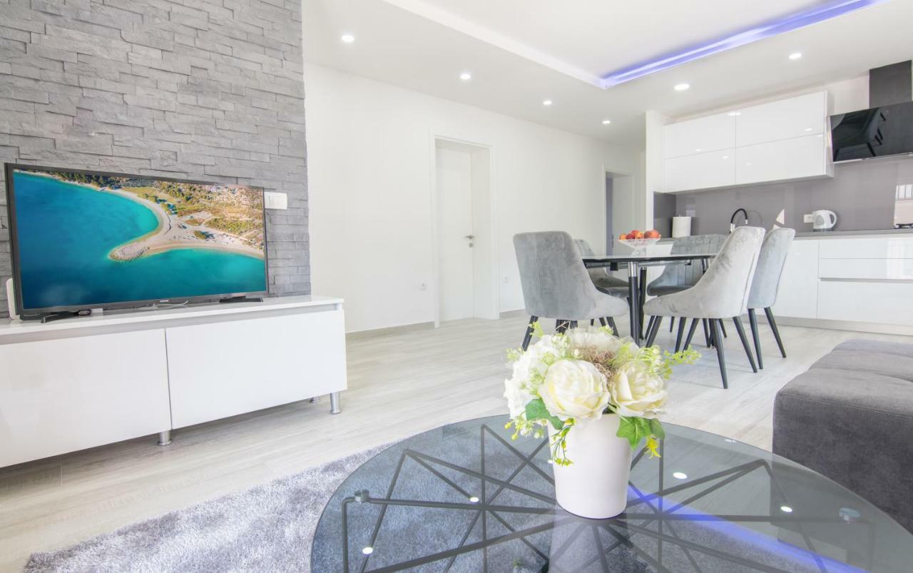 Apartmani Zora Makarska Zewnętrze zdjęcie
